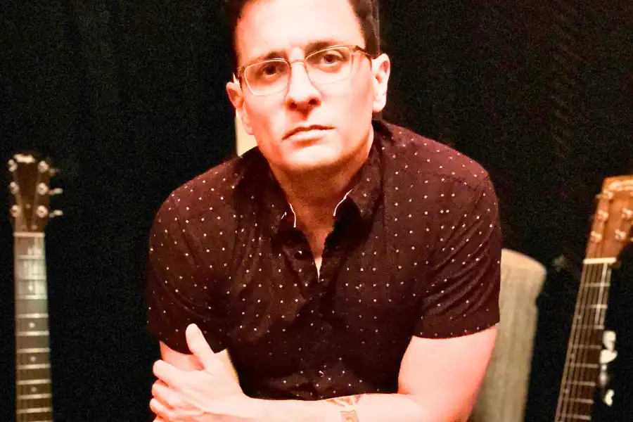 mike-leverone-900×600 musician mike leverone